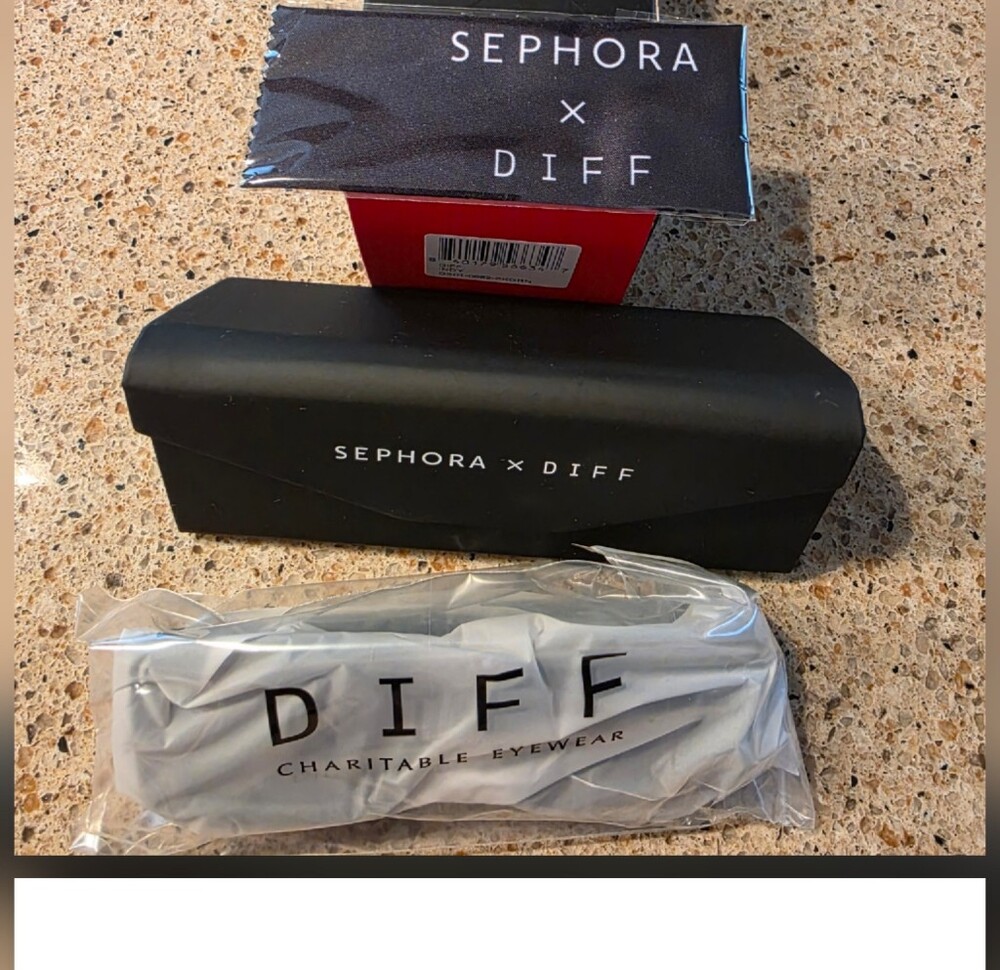 Diff Eyewear Sephora x Diff Black Sunglasses Case & Pouch